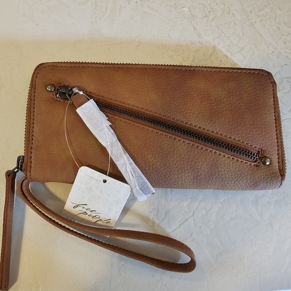 Free People Handbags - Free People Vegan leather 10 card wallet NEW
